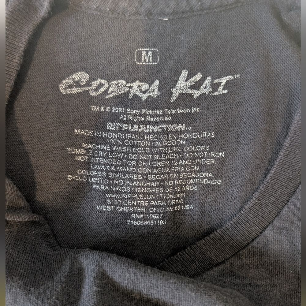 Black Cobra Kai Karate Kid Graphic Tee M Retro Faded - Picture 4 of 4